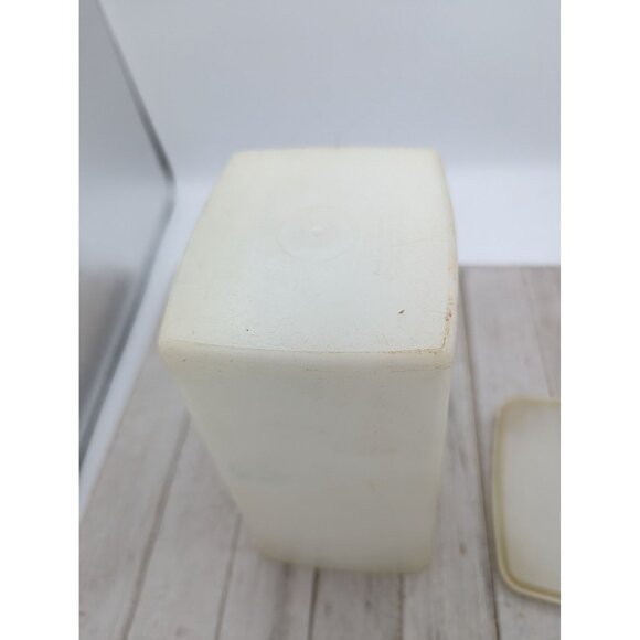 Vintage Tupperware 64oz Sheer Refrigerator Freezer Container #313 w/ Lid #310 - Picture 5 of 7